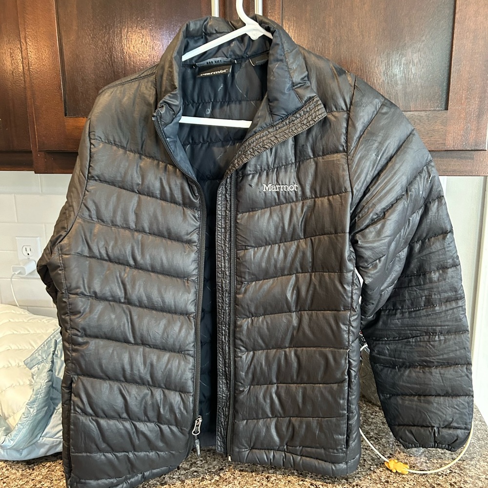 Marmot Women’s Jacket Size M (fits like a small)
